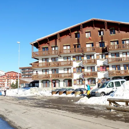 Apartment Avec Balcon Au Pied Des Pistes Et Des Commerces A Val Claret - Fr-1-502-454